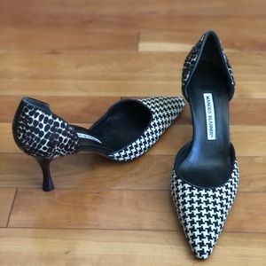 Manolo Blahnik low heel pump. *AUTHENTIC*